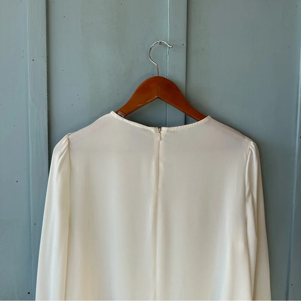 Elie Tahari Cream Keyhole Blouse - Picture 6 of 7